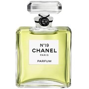 Chanel №19 558342732